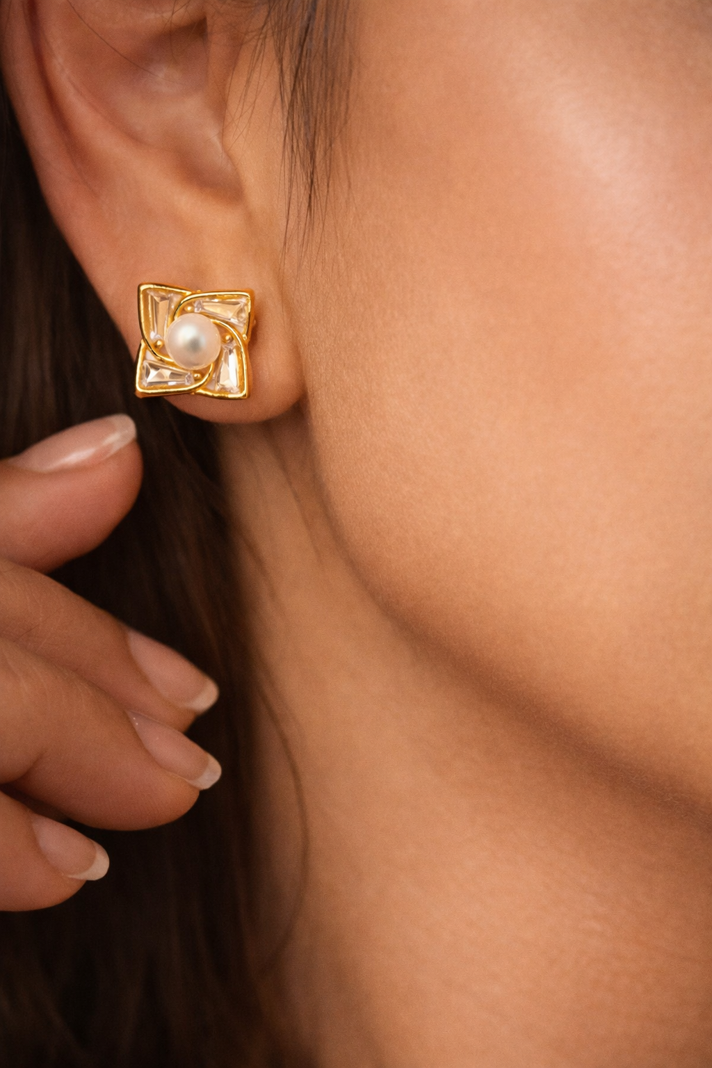 Pearl Élan Studs