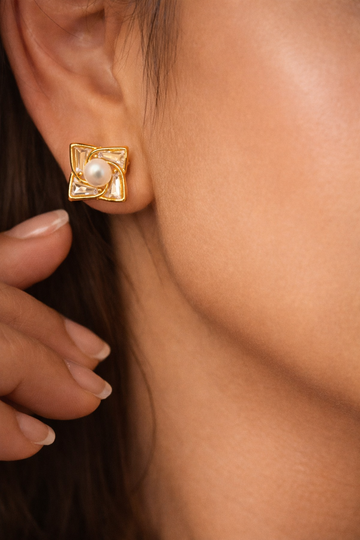Pearl Élan Studs